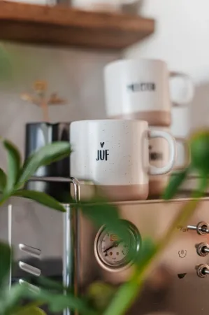 Witte keramische mok met zwarte opdruk 'Juf', 360ml