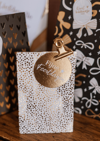 Ronde goude cadeaulabel Fijne feestdagen – D60 mm