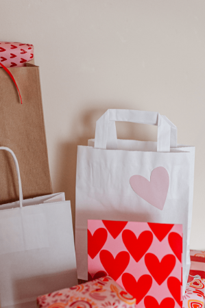 Papieren tasjes, platte handgreep 18+9x22cm - Wit