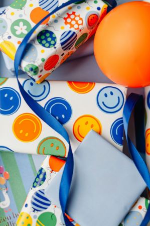Afbeeldingen van KP® Cadeaupapier 70cm 100m - Smiley Boys & Girls